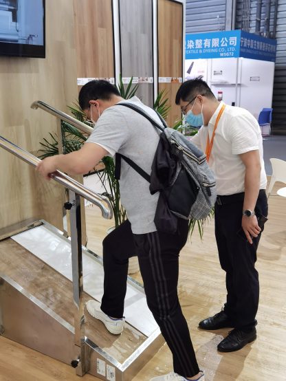 小蓝鲸石晶地板防滑